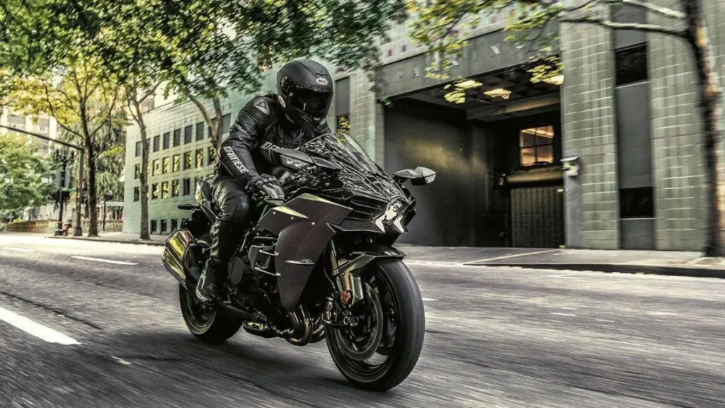 Kawasaki Ninja H2: A Supercharged Superbike 50 ninja h2